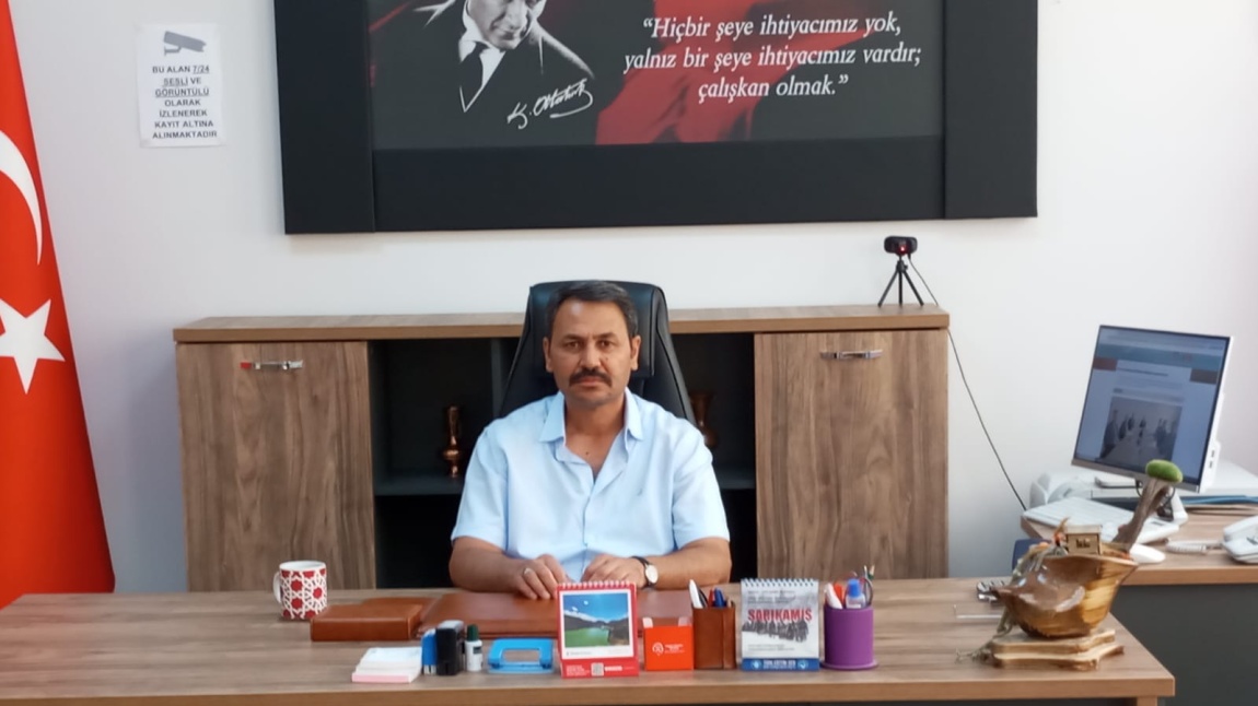 OKULUMUZA YENİ ATANAN MÜDÜRÜMÜZ